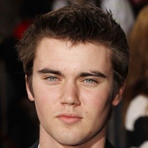 Cameron Bright, 32 (Киноактер)