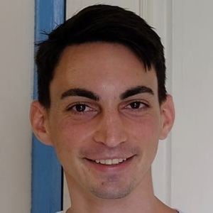 Cameron Hughes, 32 (Diseñador de Modas)