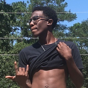 Cameron McDowell, 20 (Estrella de Instagram)