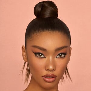 Cameron Valentina image 5