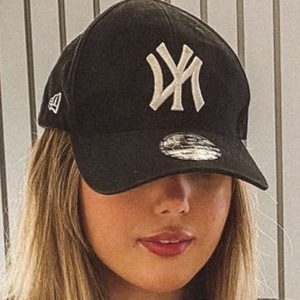 Camila Barbosa, 24 (TikTok明星)