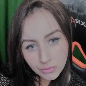 Camis Bueno Macedo, 33 (YouTube Star)