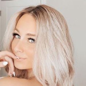 Cammie Carter, 26 (Makeup Artist)