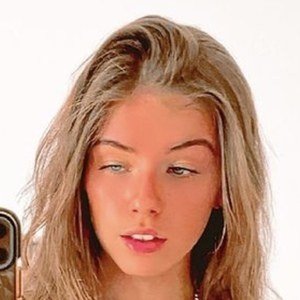 Candela Kolo, 21 (Instagram明星)