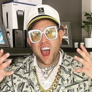 Captain Bling Bling image 8