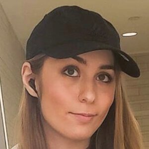 Captain Puffy, 27 (Twitch Star)