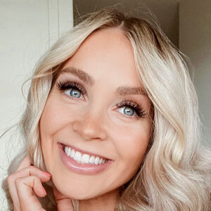 Cara Loren, 33 (博主)