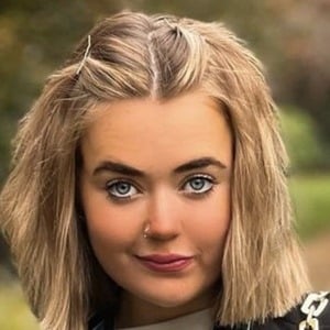 Cara Stewart image 6