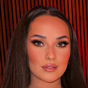 caradowntonn image 11