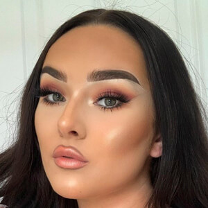 caradowntonn image 4