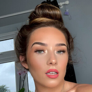 caradowntonn image 7