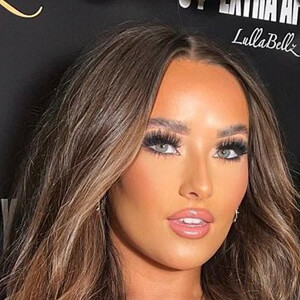 caradowntonn image 8