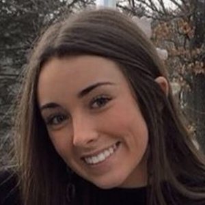 Carah Mcneely, 23 (TikTok明星)