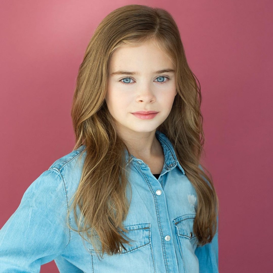 Carina Battrick image 7