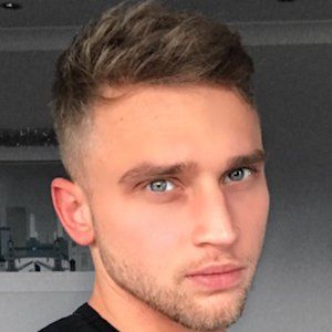 Carl Cunard, 34 (Blogger)