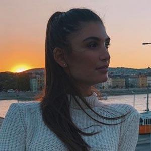 Carlavva, 27 (YouTube Star)