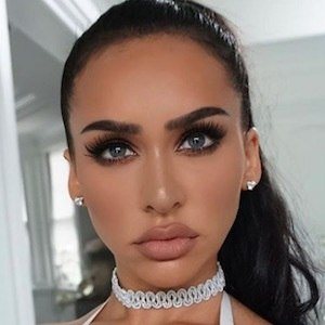 Carli Bybel, 35 (YouTuber)