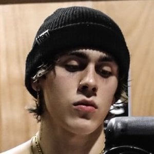 Carlos Belcast, 27 (YouTube-ster)