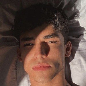 Carlos Daniel, 26 (Estrella de TikTok)