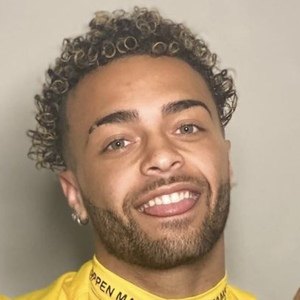 Carlos Hill, 26 (Estrella de TikTok)