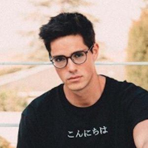 Carlos Revenga, 31 (Instagram-ster)