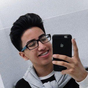 CarlosSlays, 23 (Estrella de Instagram)