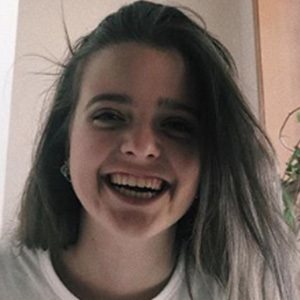 Carlota Moon, 23 (YouTube Star)