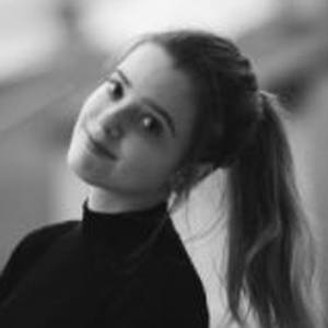 Carlota Moon image 8