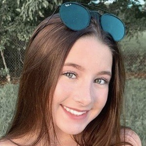 Carly Cowart, 21 (Instagram Star)