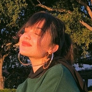 Carly Gibert, 24 (流行歌手)