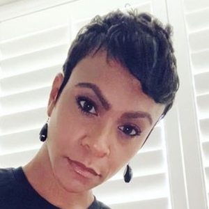 Carly Hughes, ? (Nữ diễn viên truyền hình)