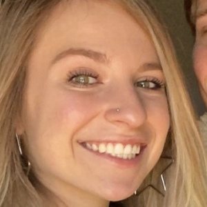 Carly Loggins, 24 (TikTok明星)