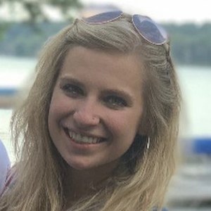 Carly Loggins, 24 (TikTok Star)