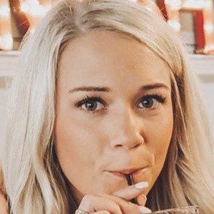 Carly Manning, 27 (Cheerleader)