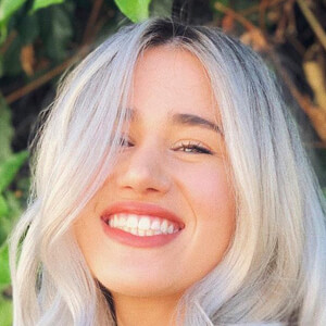 Carly Rivlin, 29 (TikTok明星)