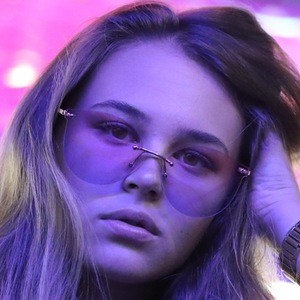 Carly Underwood, 25 (Pop Singer)