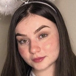 Carlyss Rosas image 4