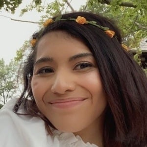 Carmen Andrades, 25 (Звезда Youtube)