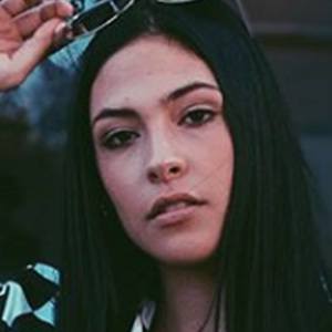 Carmen DeLeón, 22 (流行歌手)