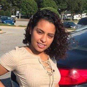 Carmen pretty_hispanic, 27 (YouTube明星)