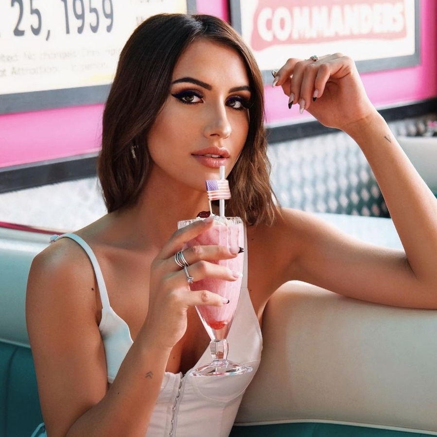 Caro Ambrosini, 27 (TikTok Star)