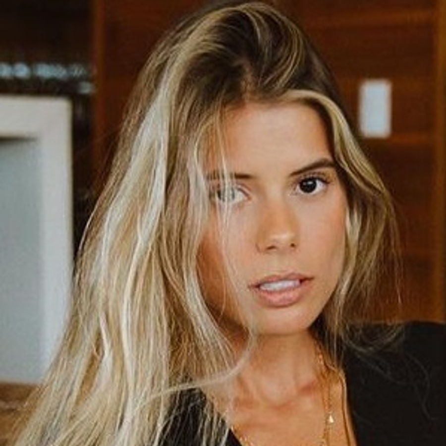 Carol Cabrino, 32 (Instagram明星)