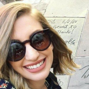 Carol Moreira, 37 (YouTube明星)