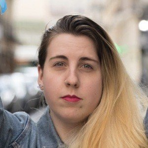 Carolina Iglesias, 32 (TV Show Host)