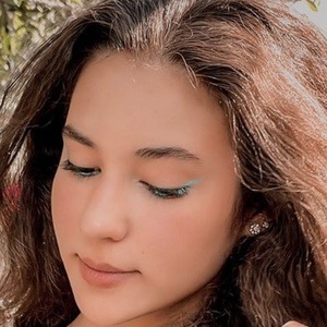 Carolina Rezende, 17 (Actrice de télévision)