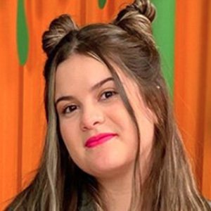 Carolina Teixeira, 20 (YouTube Star)