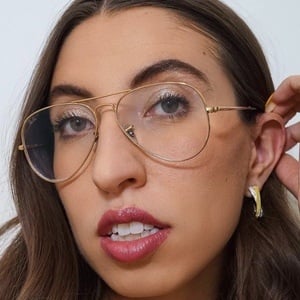 Caroline Vazzana, 33 (Instagram Star)