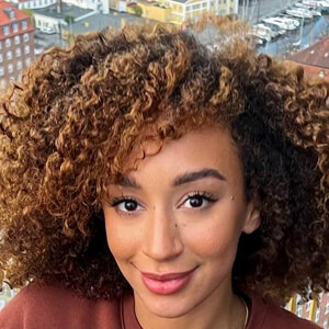 Caroline Viehweg, 27 (现实之星)