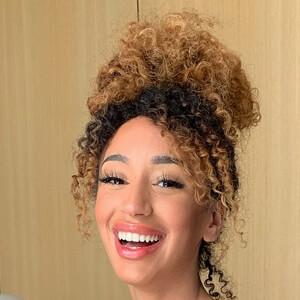 Caroline Viehweg, 27 (Реальная звезда)