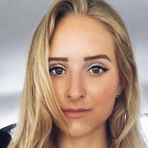 Caroline Zalog image 3